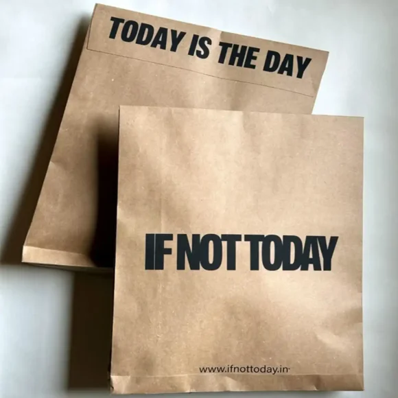 Custom Luxury Printed Paper Mailer bags Wholesale